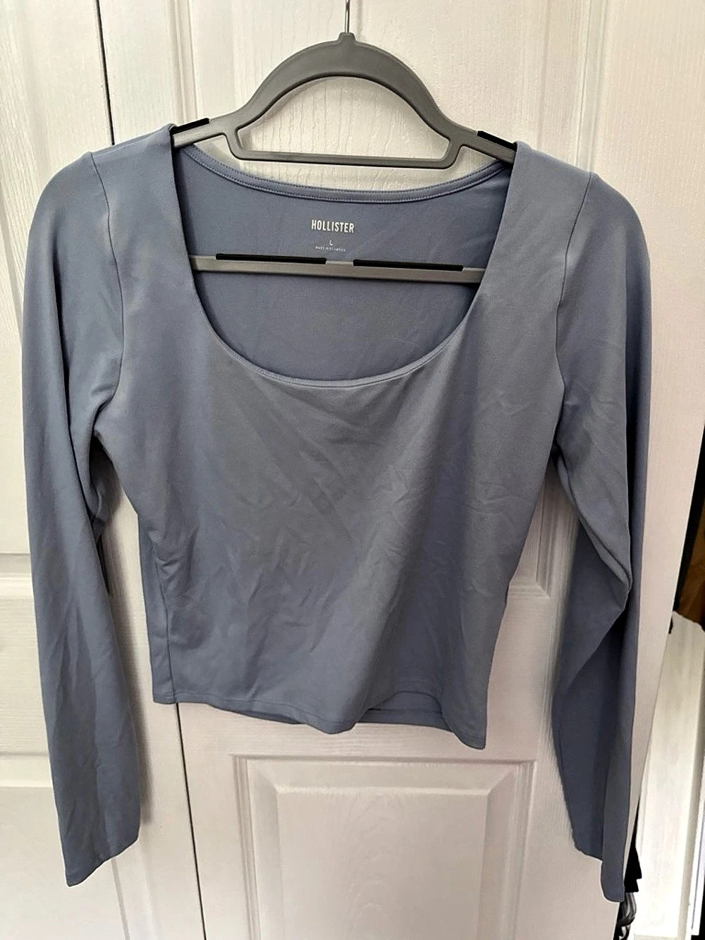 Hollister Long Sleeve Scoop Neck Blue Size Large Like New